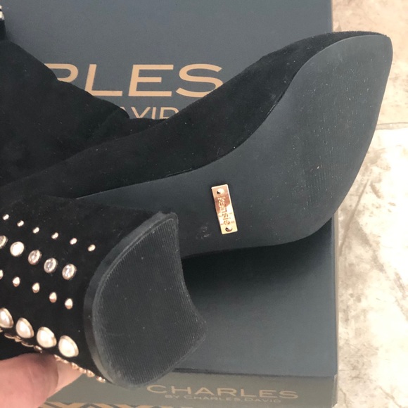 Faux suede kensie booties - Picture 8 of 10